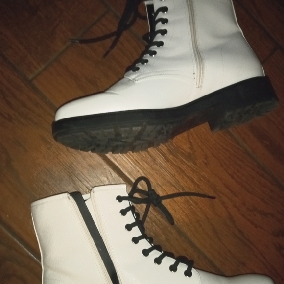 NWOT Esprit "Shelby" Combat Style Boots 11 - Picture 2 of 6